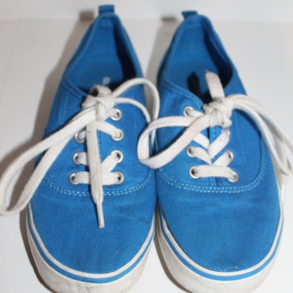 Old Navy Other - Old Navy Canvas shoe sz 1